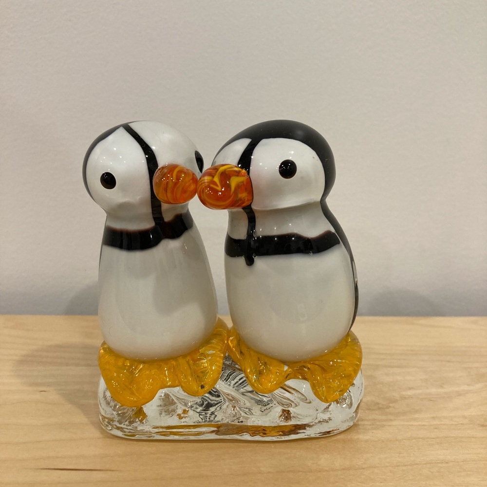 Art Glass Kissing Puffin Figurine/Paperweight
- Black, White, and Orange